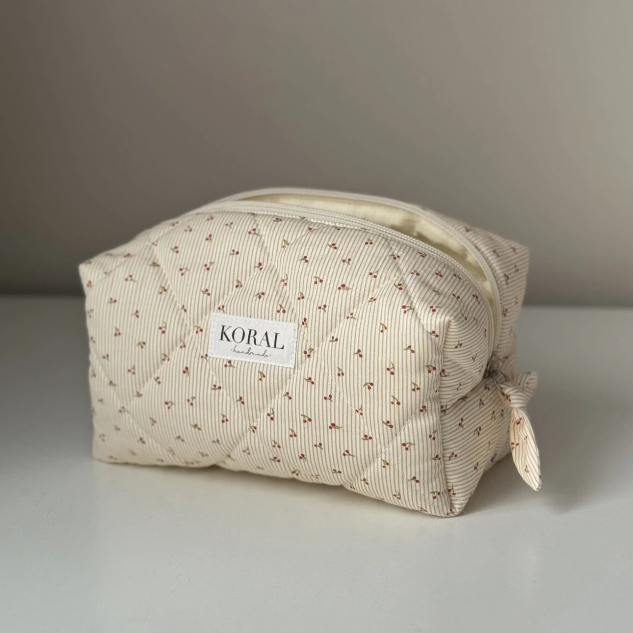 Kosmetyczka-kuferek – "Cherry Yellow"