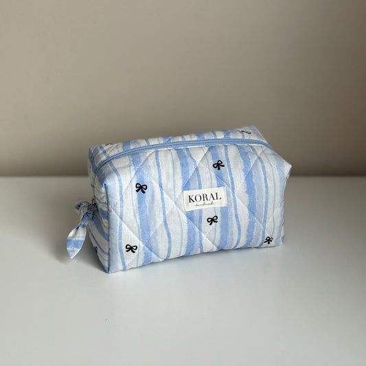 Kosmetyczka-kuferek - "Blue Ribbon"